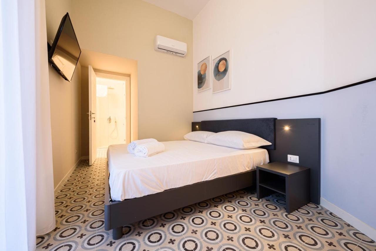 Maria Theresa Rooms & Garden Napoli Exterior foto