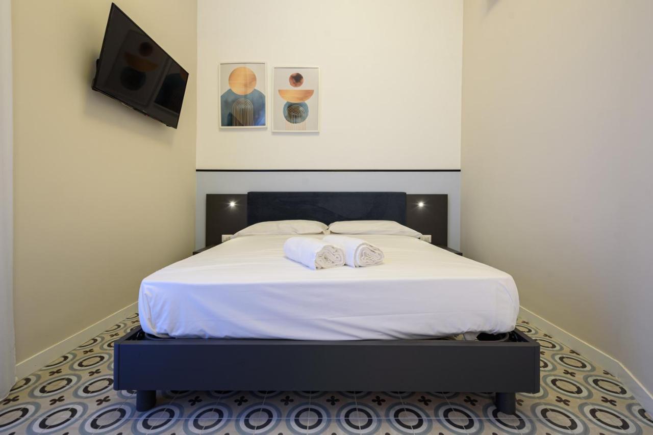 Maria Theresa Rooms & Garden Napoli Exterior foto